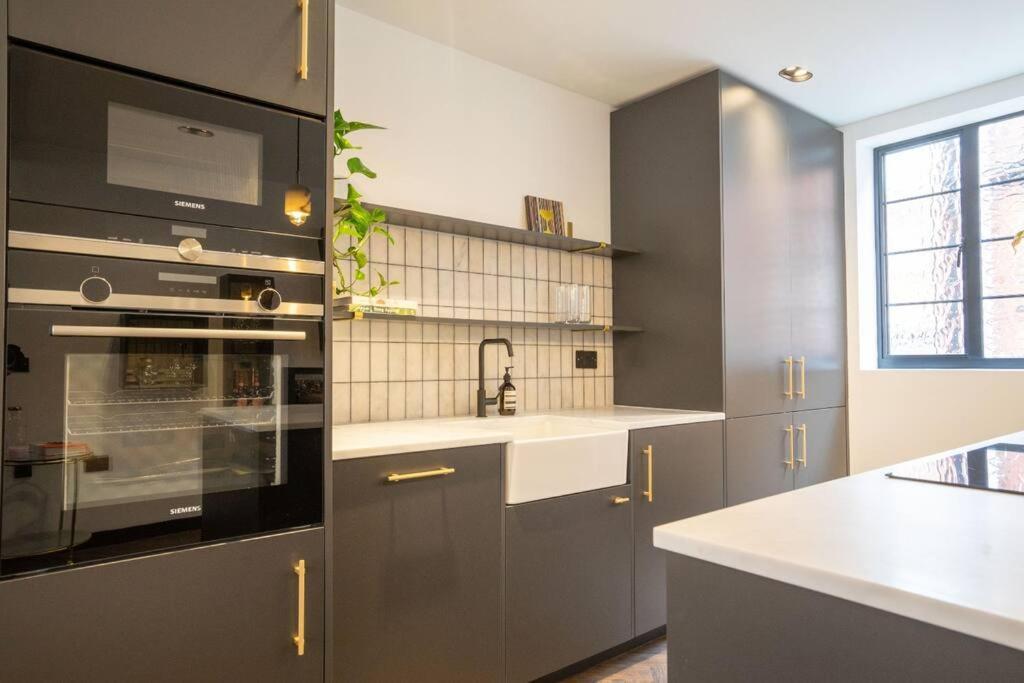 Chic City Centre Penthouse لايستر المظهر الخارجي الصورة